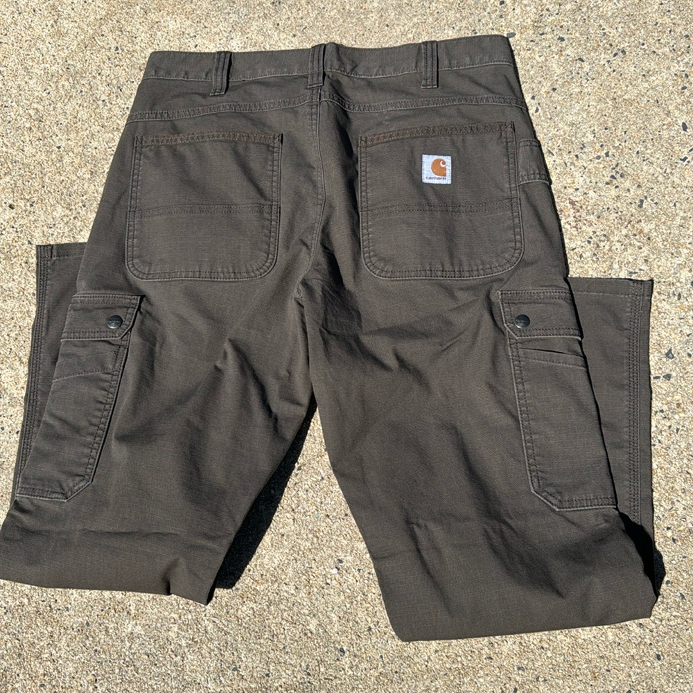 Men’s 33/30 Relaxed Fit Carhartt Utility Cargo Pants - Picture 2 of 14